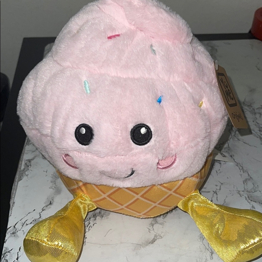Cupcake plush